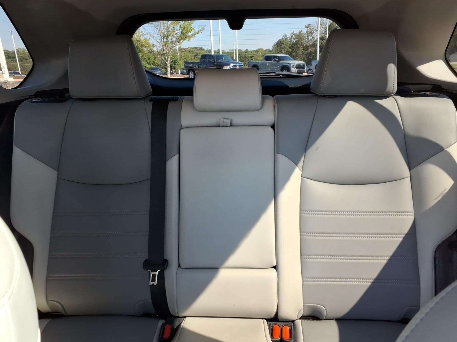Used 2021 Silver Sky Metallic Toyota XLE Premium image 23