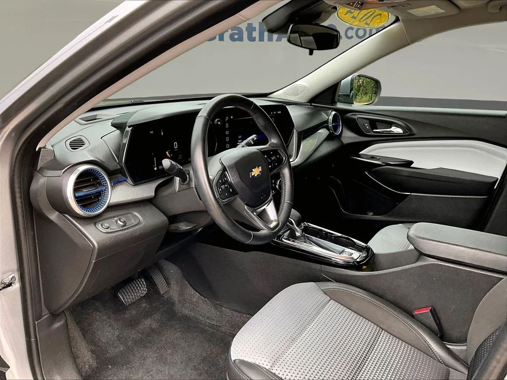 Used 2024 Gray Chevrolet LT image 19