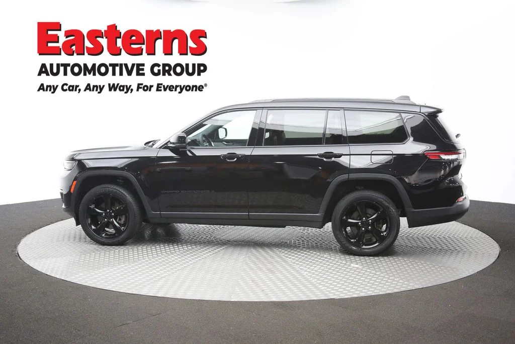 Used 2023 Black Jeep Altitude image 62
