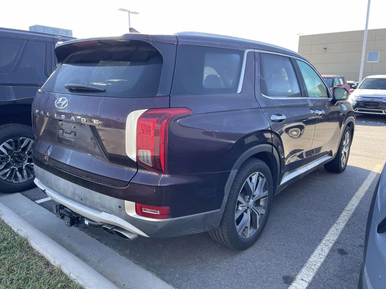 Used 2022 Sierra Burgundy Hyundai SEL image 4