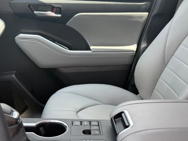 Used 2024 Red Toyota XLE image 11
