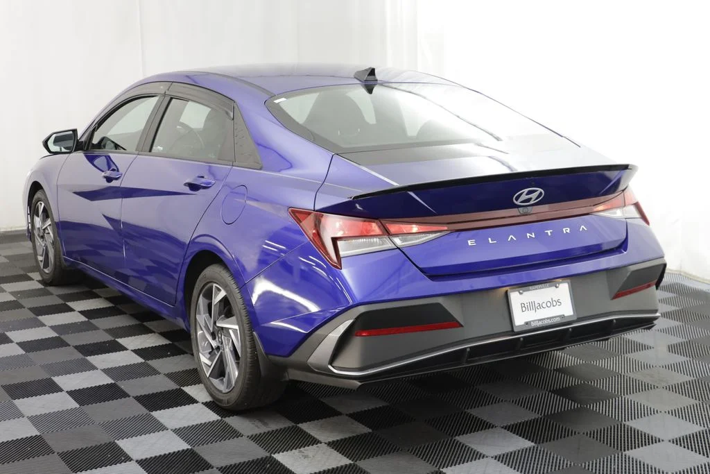 Used 2025 Intense Blue Hyundai SEL Sport image 15