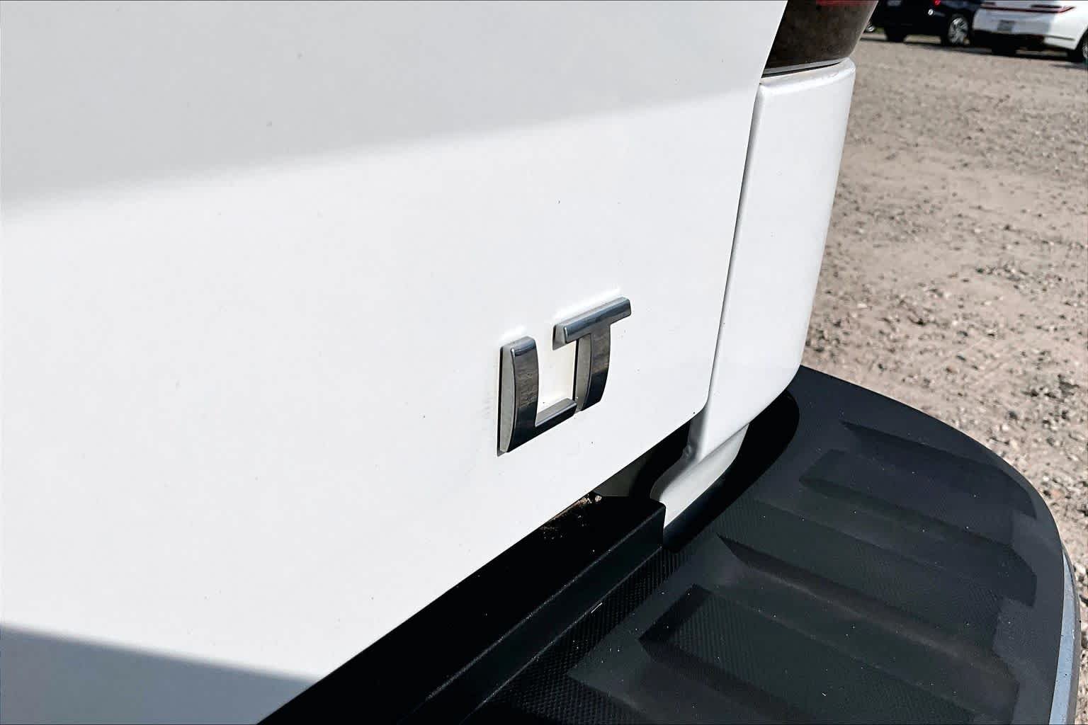 Used 2017 Summit White Chevrolet LT image 10