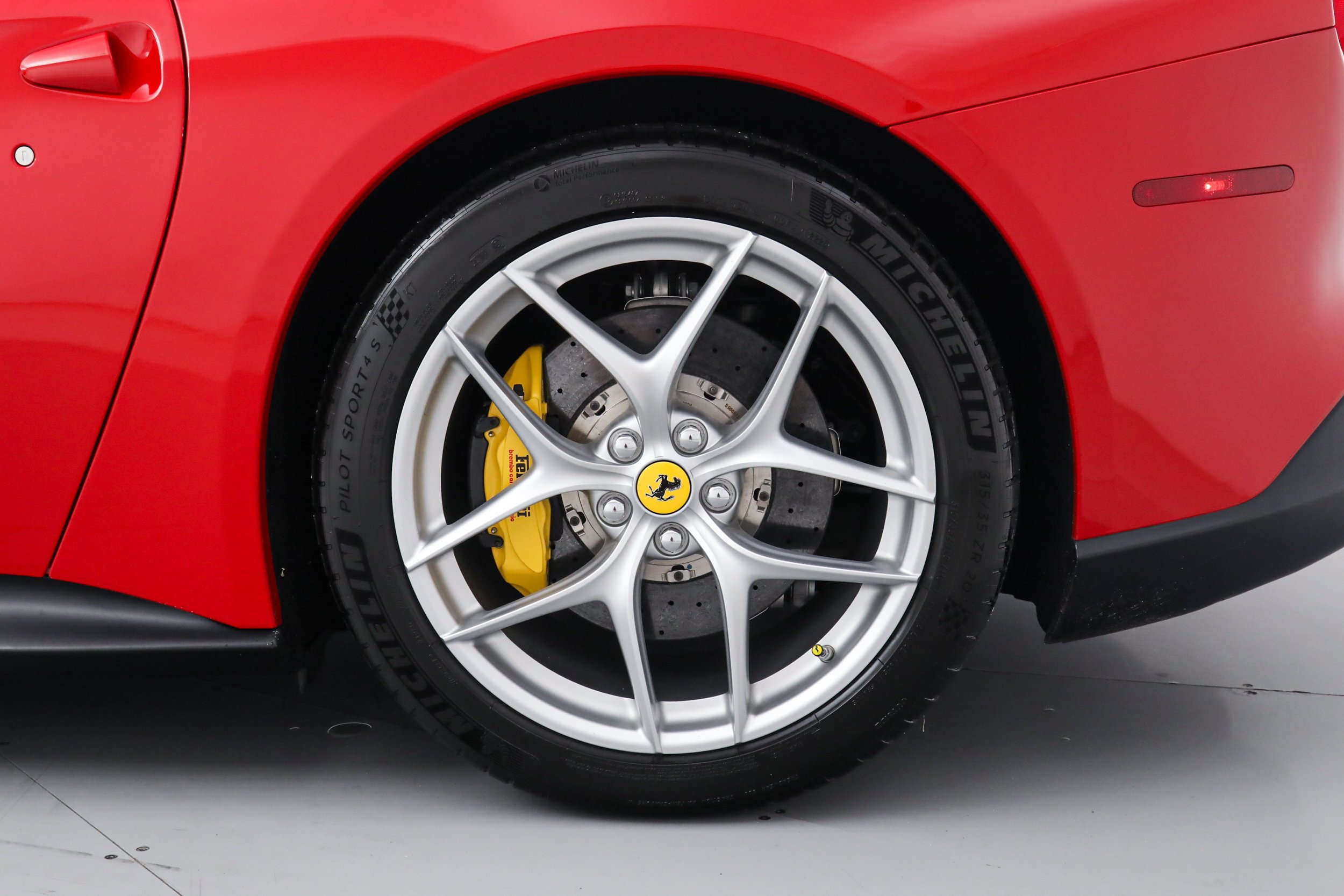 Used 2016 Red Ferrari  image 38