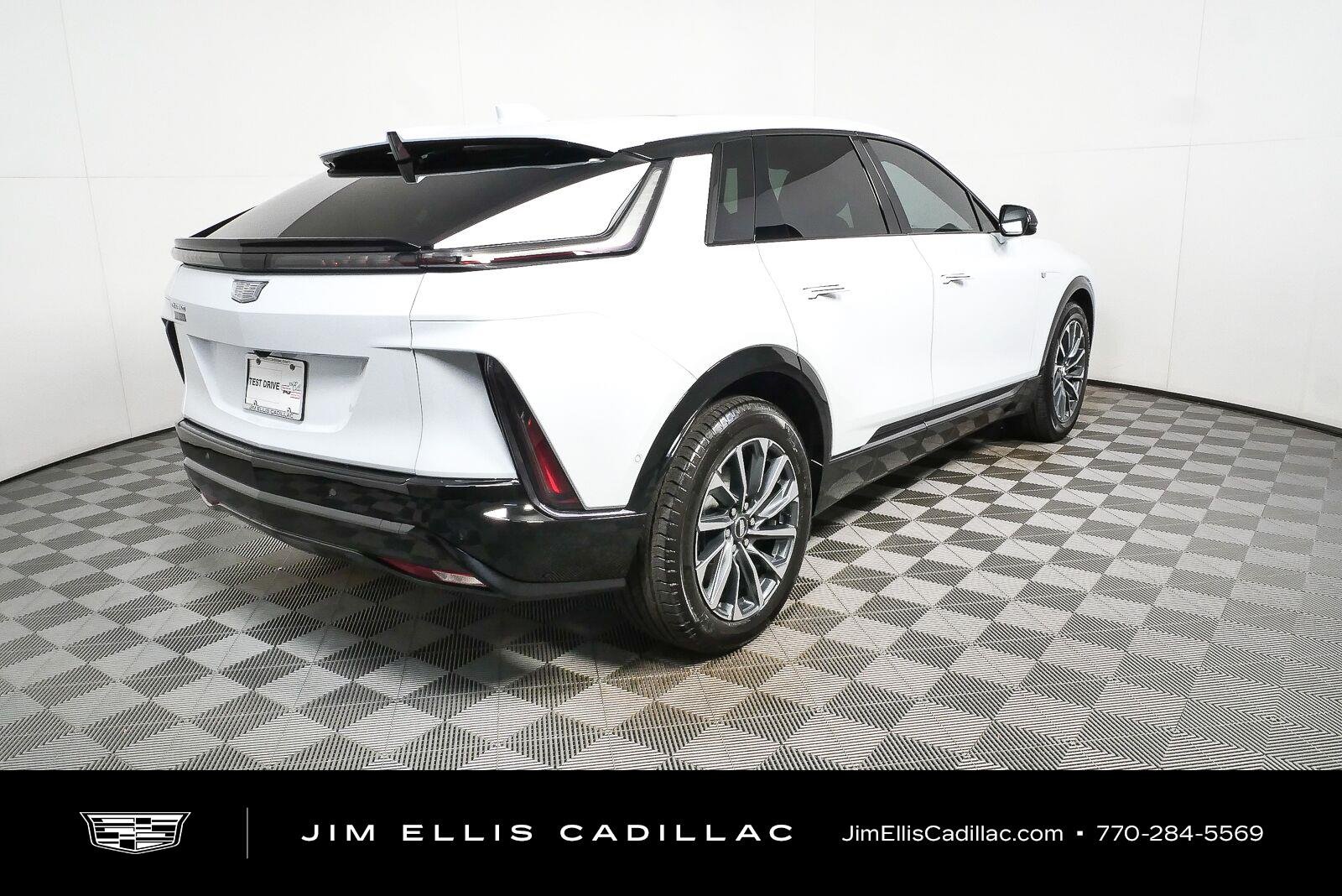 New 2027 Vibrant White Tricoat Cadillac Sport image 3