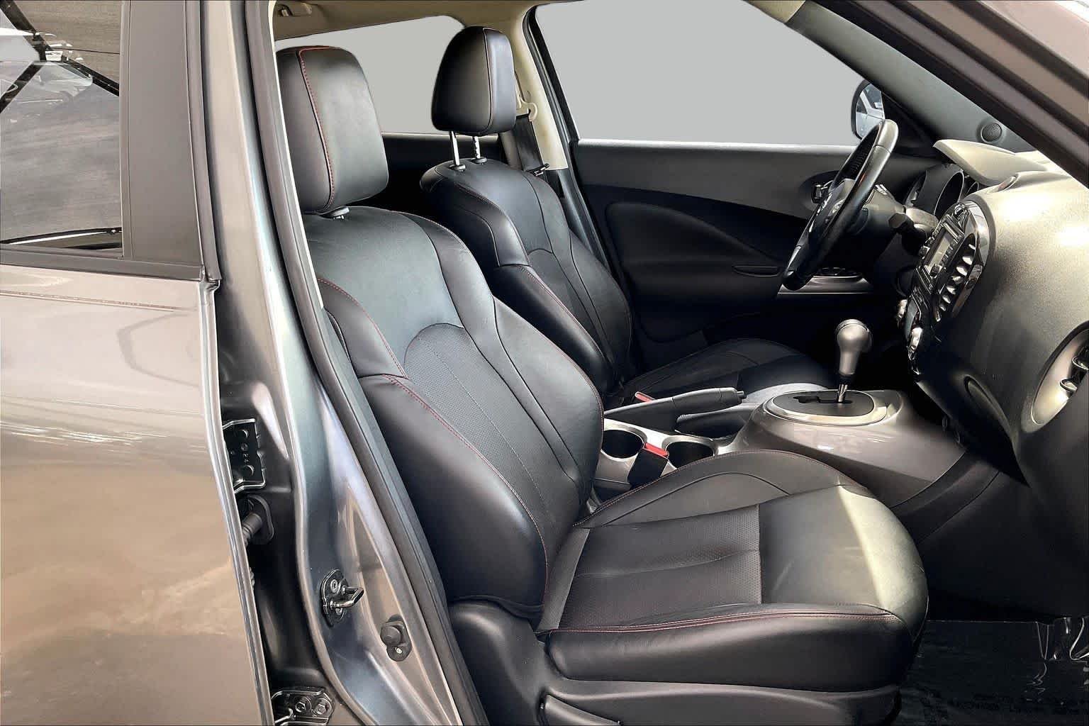 Pre-Owned 2012 Nissan JUKE SL
