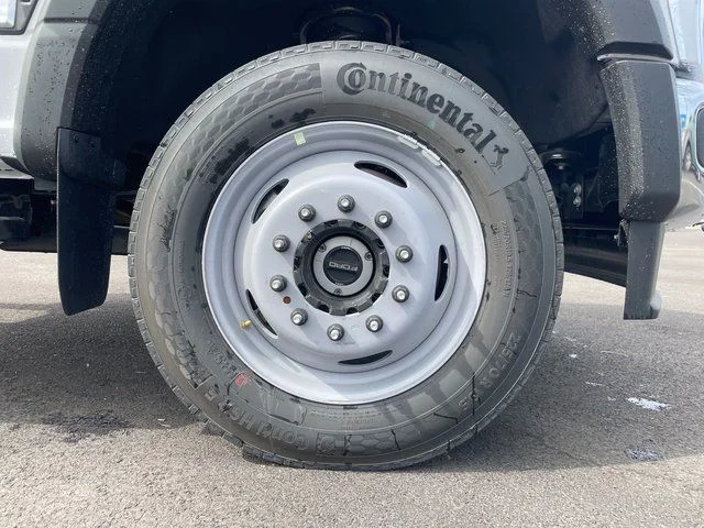 2025 Ford F-450 Super Duty Chassis Cab XL - Photo 7