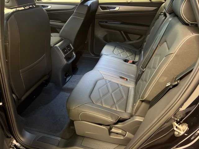 New 2026 Black Volkswagen 2.0T SE w/Technology image 10