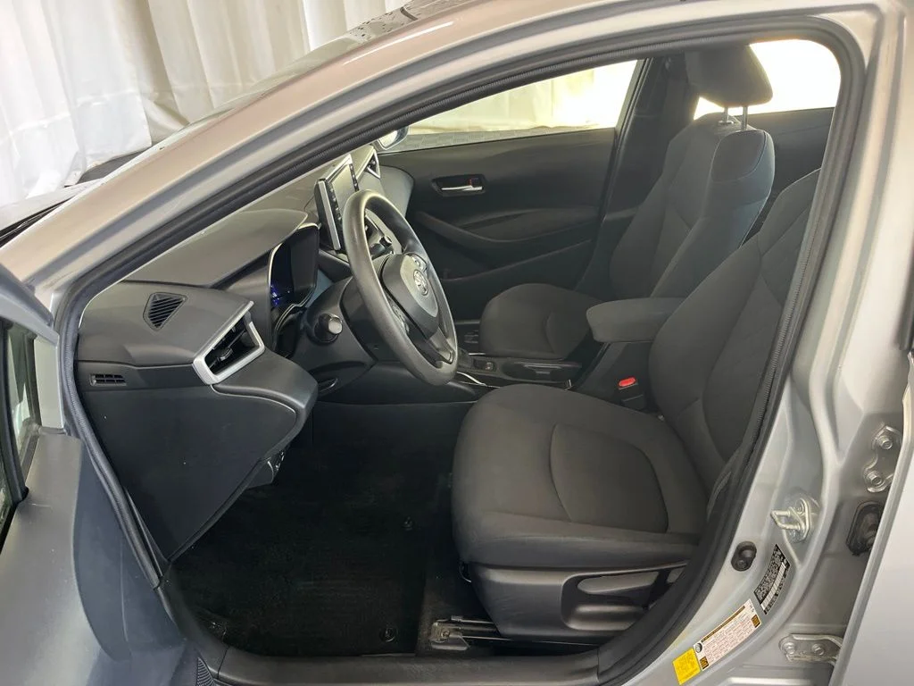 Used 2020 Silver Toyota LE image 3