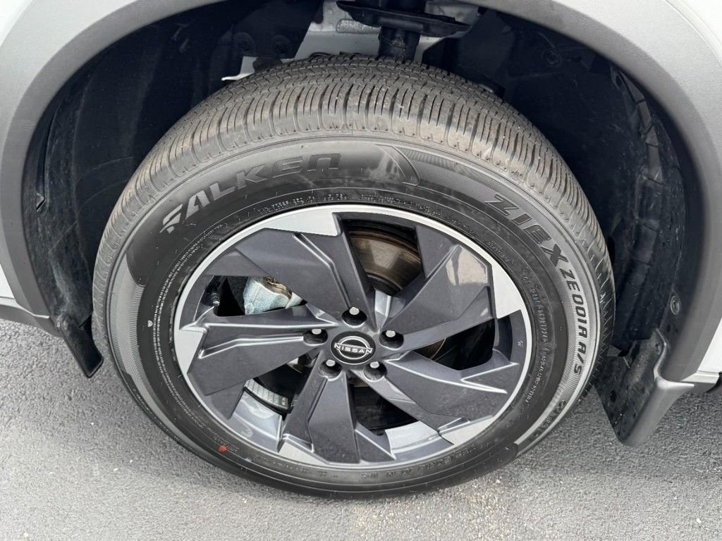 2025 Nissan Rogue SV - Photo 7
