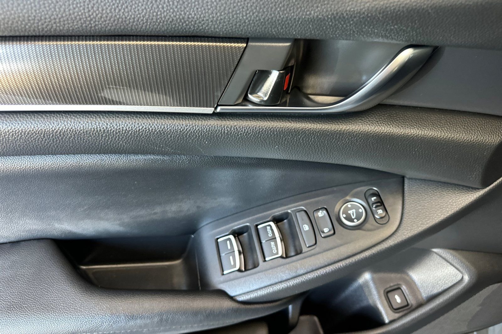 Used 2022  Honda Sport image 11