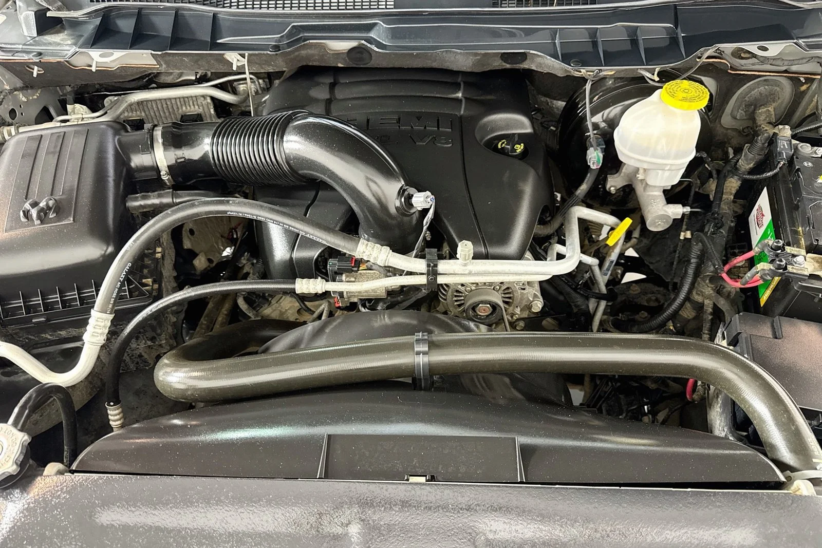 Used 2019 Bright Silver Metallic Clearcoat Ram SLT image 26