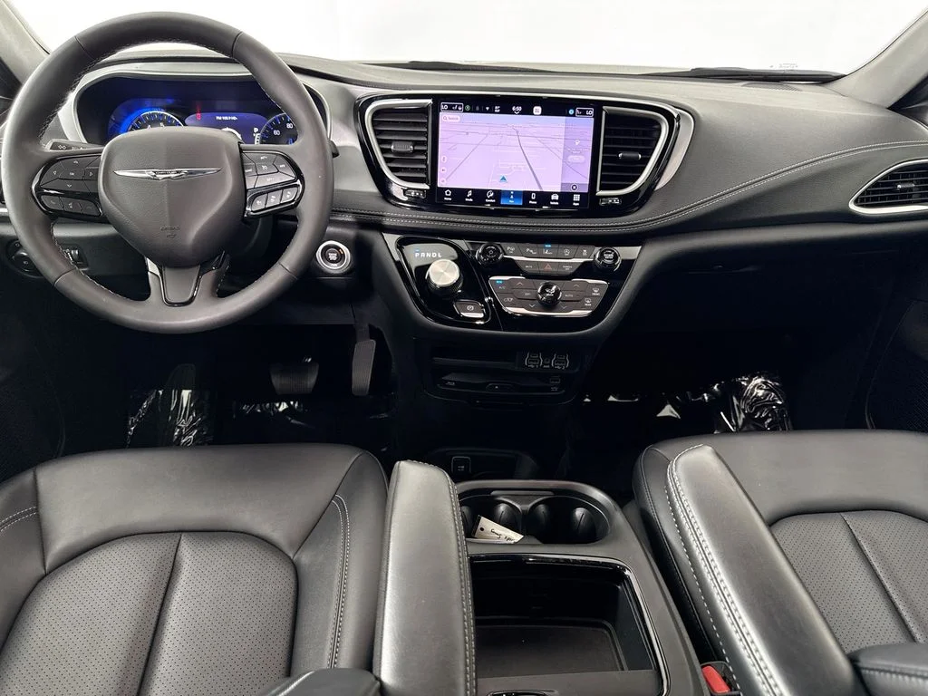 Used 2024 White Chrysler Touring L image 23