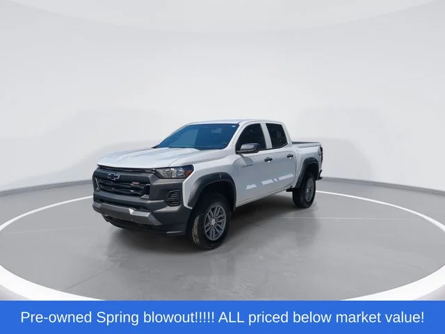 Used 2025 White Chevrolet Trail Boss image 4