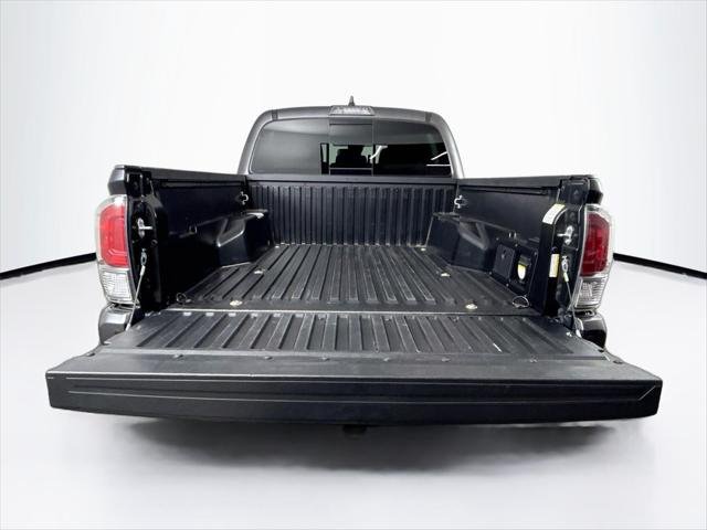 Certified Used 2022 MAGNETIC GRAY MET. Toyota  image 33