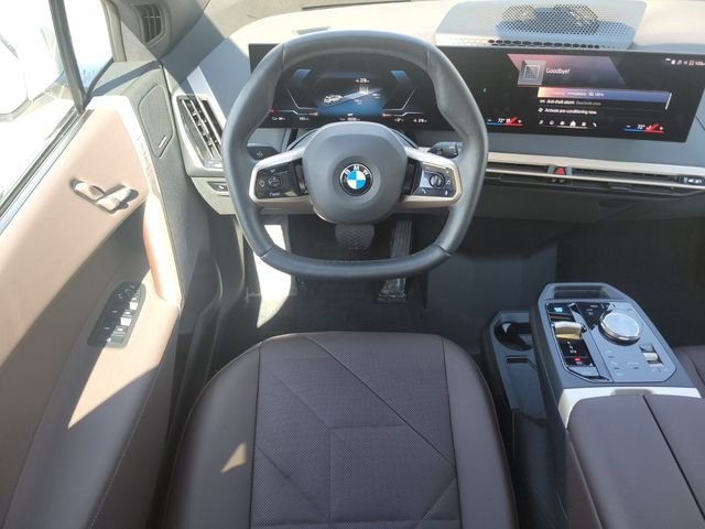 2026 BMW iX 45 - Photo 12