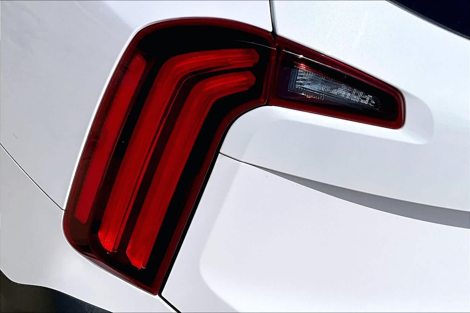 Used 2022 GLAC WHITE Kia SX image 27