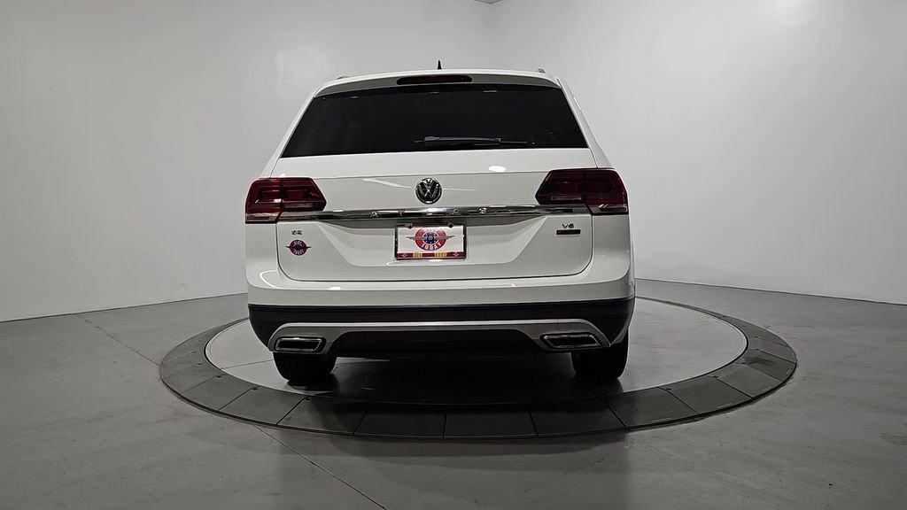 Used 2018 White Volkswagen 3.6L V6 SE image 4