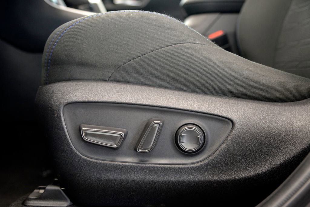2023 Toyota RAV4 SE - Photo 16