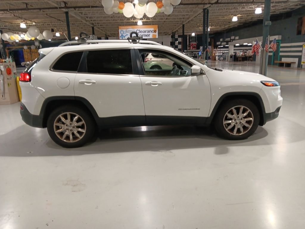 Used 2016 White Jeep  image 5
