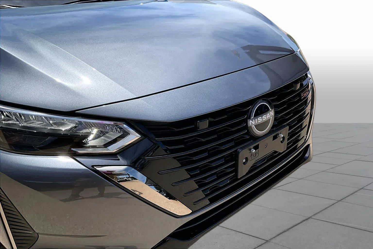 Certified Used 2025 Gun Metallic Nissan SR image 27
