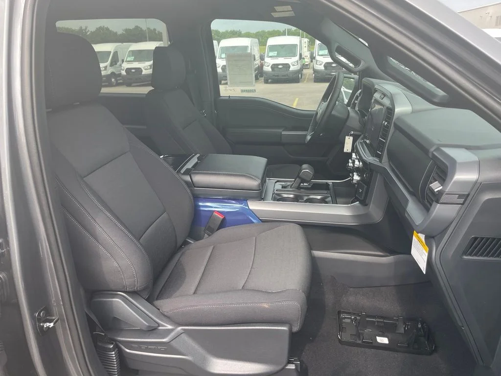 New 2026 Carbonized Gray Metallic Ford XLT image 14