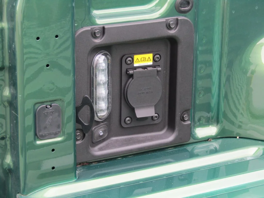 Used 2025 Green Ford XLT image 9