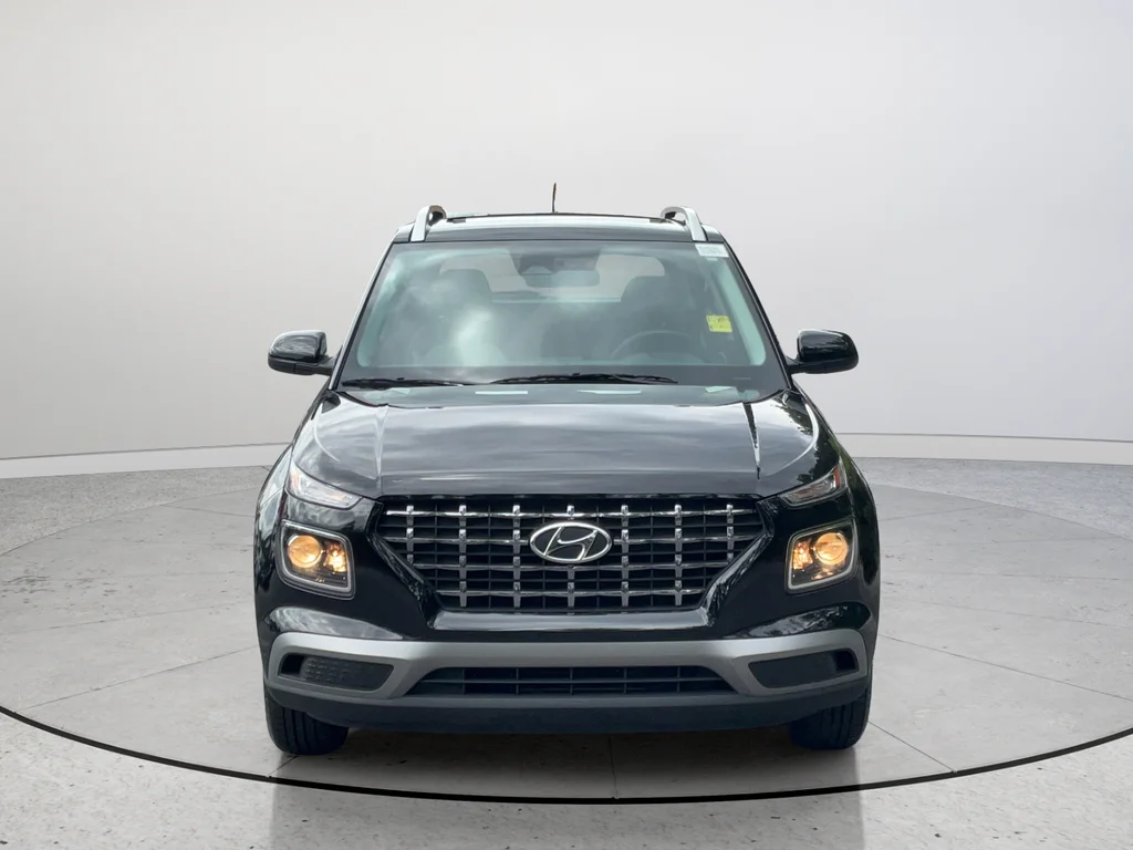 2025 Hyundai Venue SEL - Photo 13