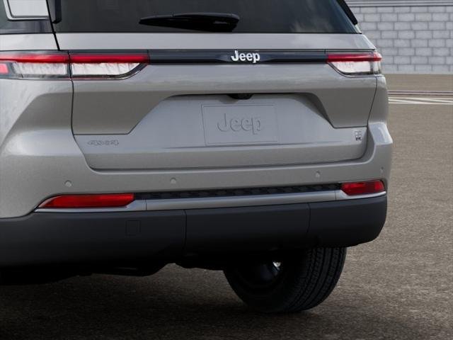 New 2026 Silver Zynith Exterior Paint Jeep  image 13