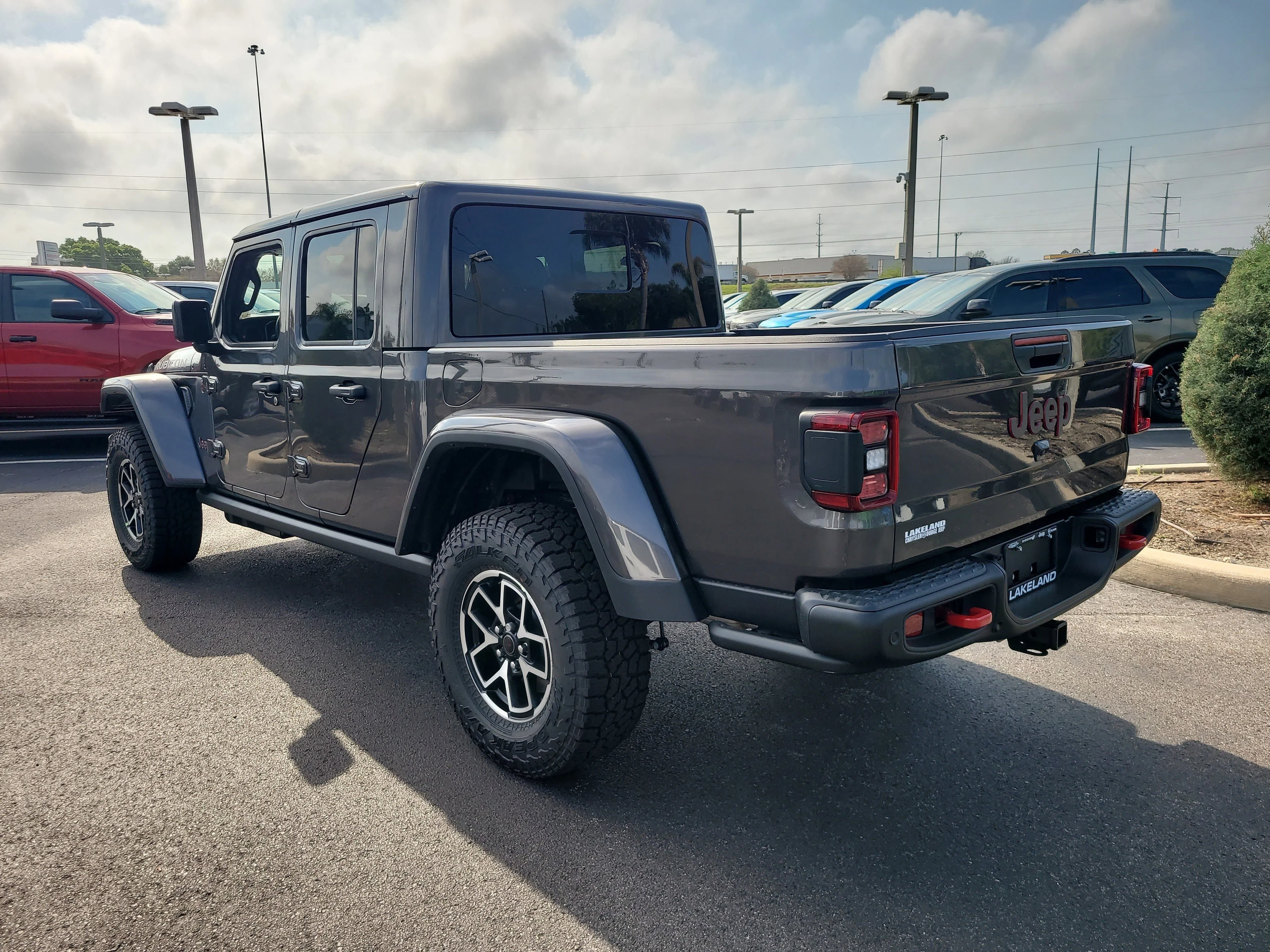 New 2026 Granite Crystal Metallic Clearcoat Jeep Rubicon X image 8