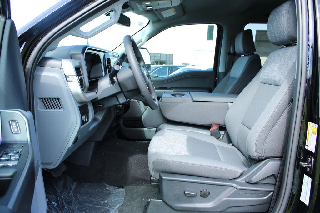 New 2026 Agate Black Metallic Ford F-250® XLT image 41