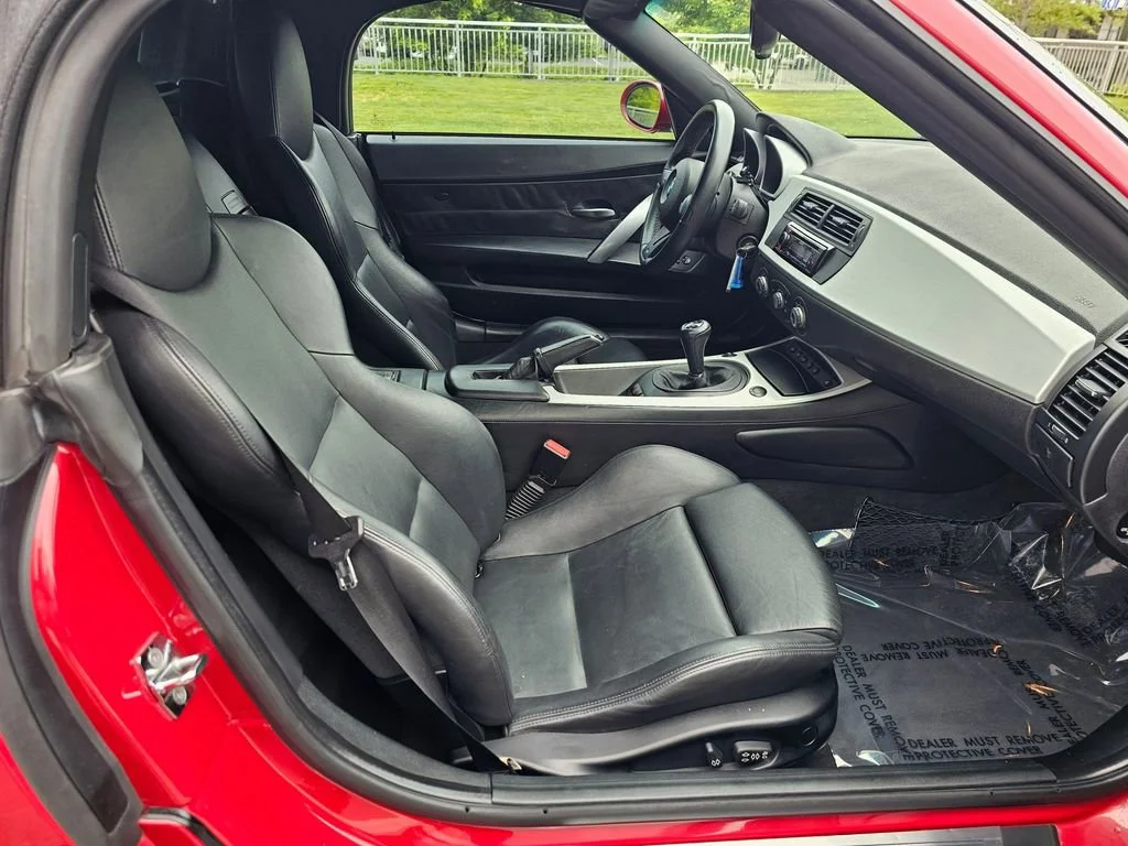 Used 2007  BMW M image 11