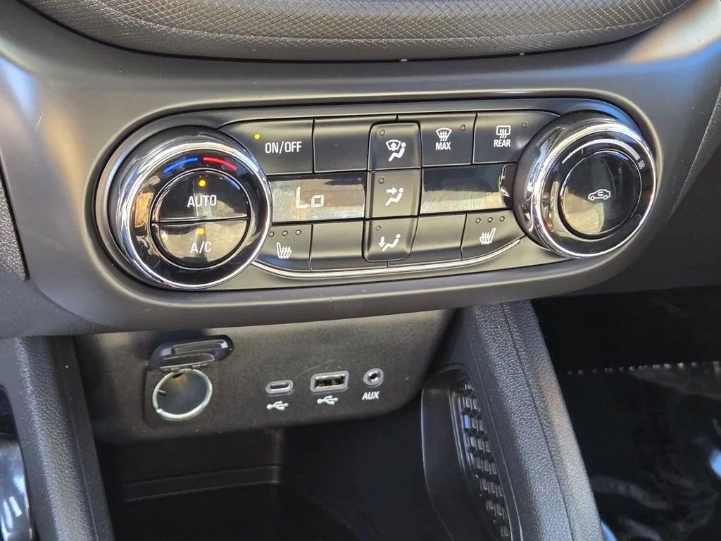 Used 2022 Mosaic Black Metallic Chevrolet LT image 21