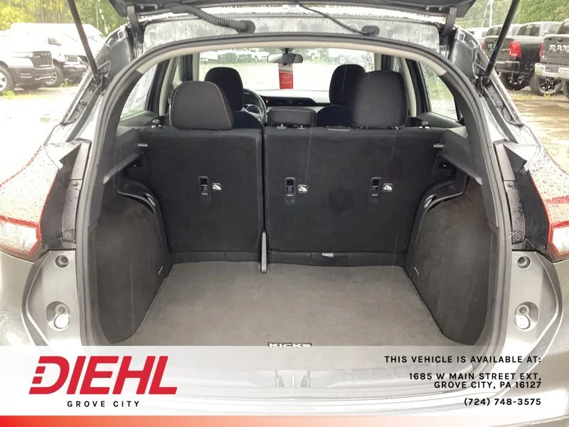 Used 2021 Gray Nissan S image 10
