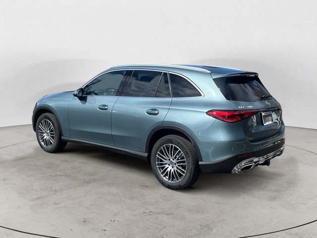 New 2026 Verde Silver Metallic Mercedes-Benz GLC 300 image 3