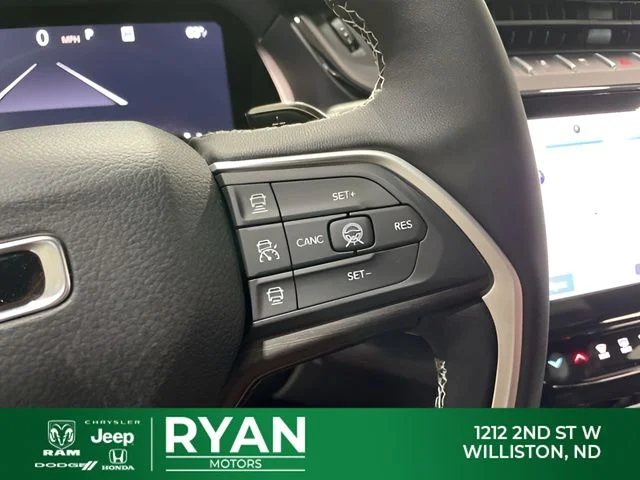 New 2026 Diamond Black Crystal Pearl-Coat Exterior Paint Jeep Laredo image 14