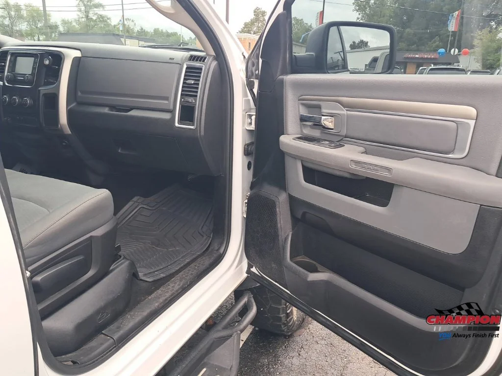 Used 2016 White Ram SLT image 14