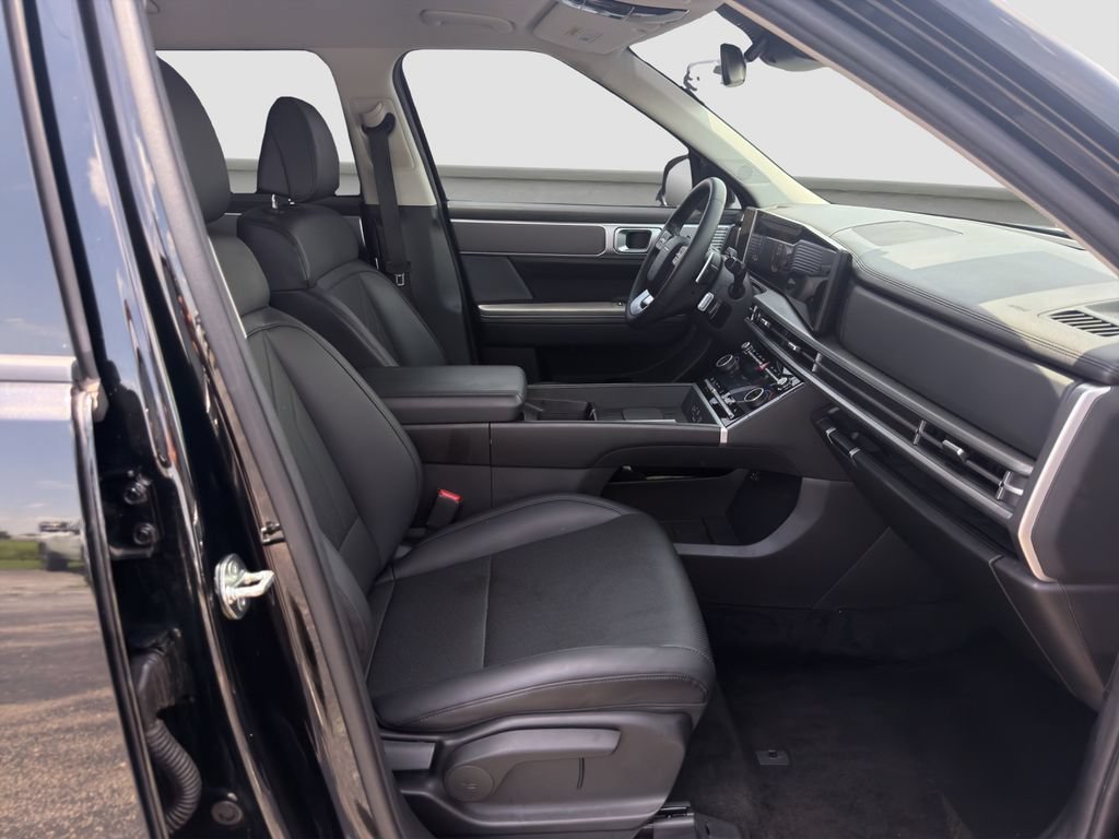 Used 2024 Black Hyundai SEL image 18