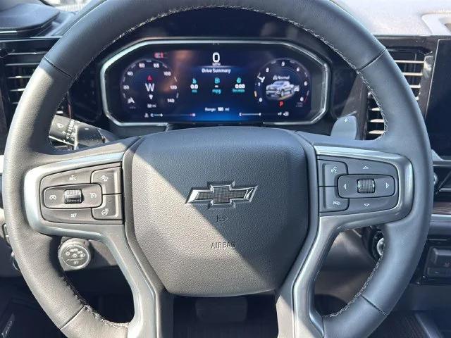 New 2026 Summit White Chevrolet RST image 22