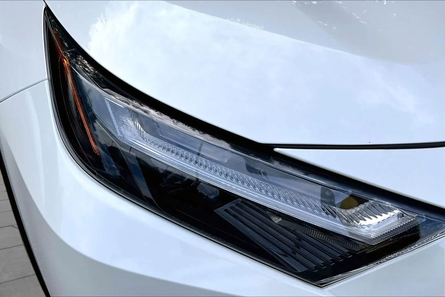 Certified Used 2022 Blizzard Pearl/Midnight Black Metallic Toyota Hybrid XSE image 26