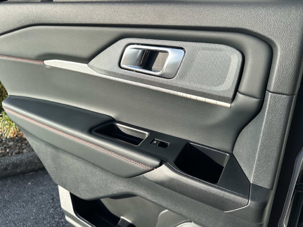 New 2027 Avalanche Gray Ford ST-Line image 17
