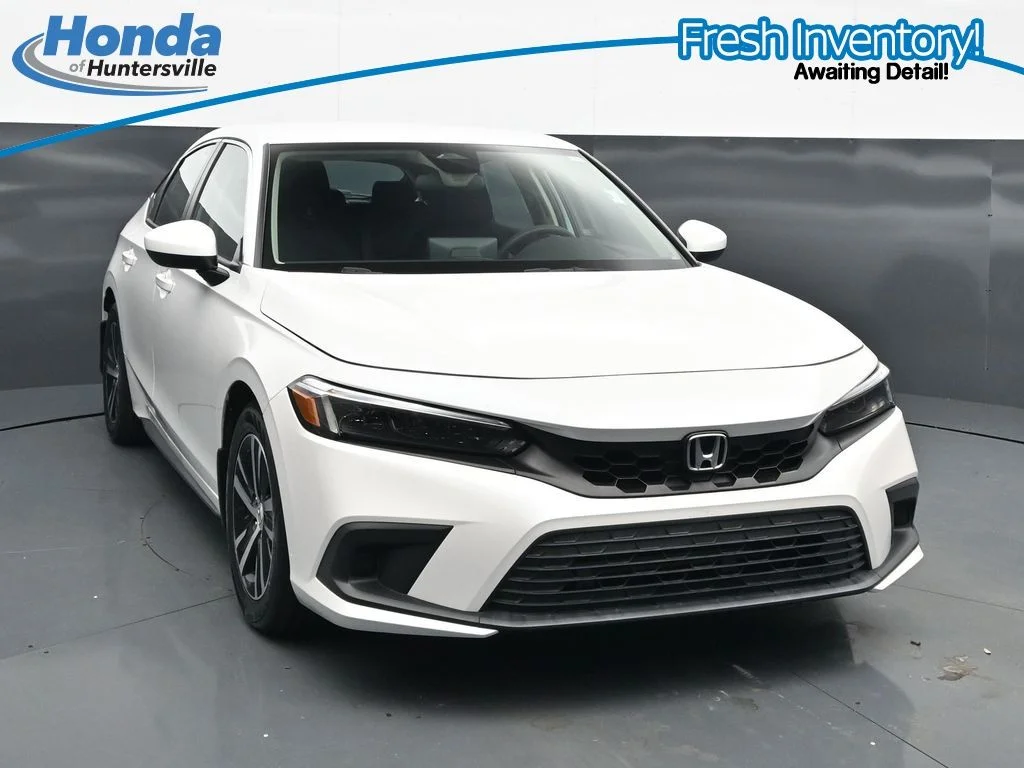 Used 2024 Platinum White Pearl Honda 2.0L LX image 1
