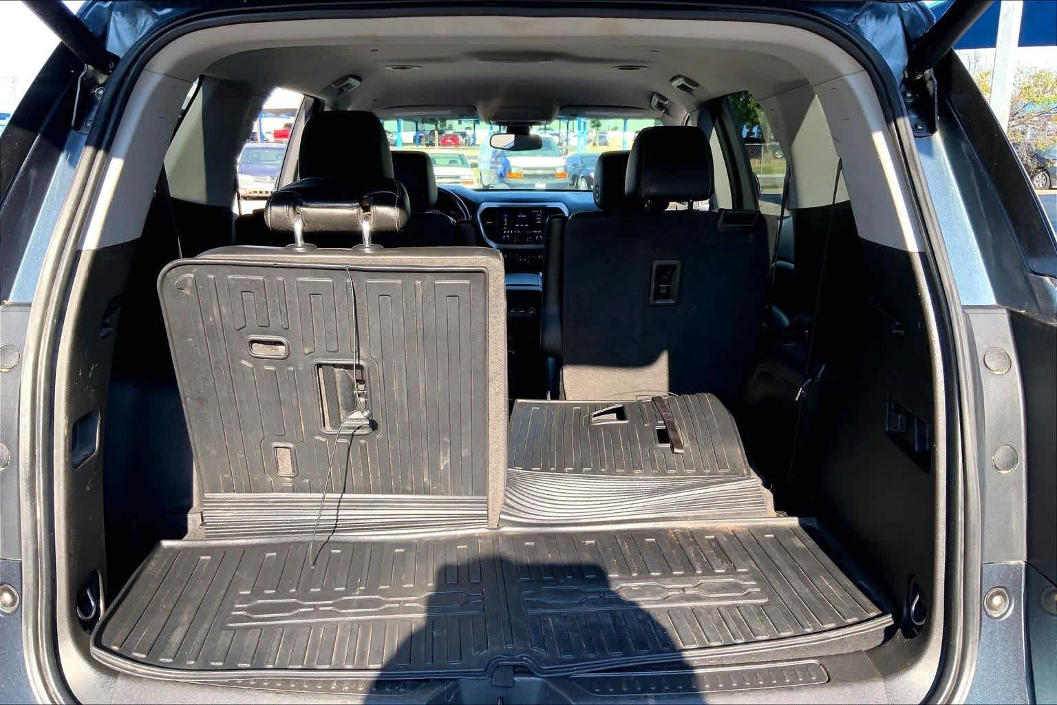 Used 2020 Dark Sky Metallic GMC SLT image 34