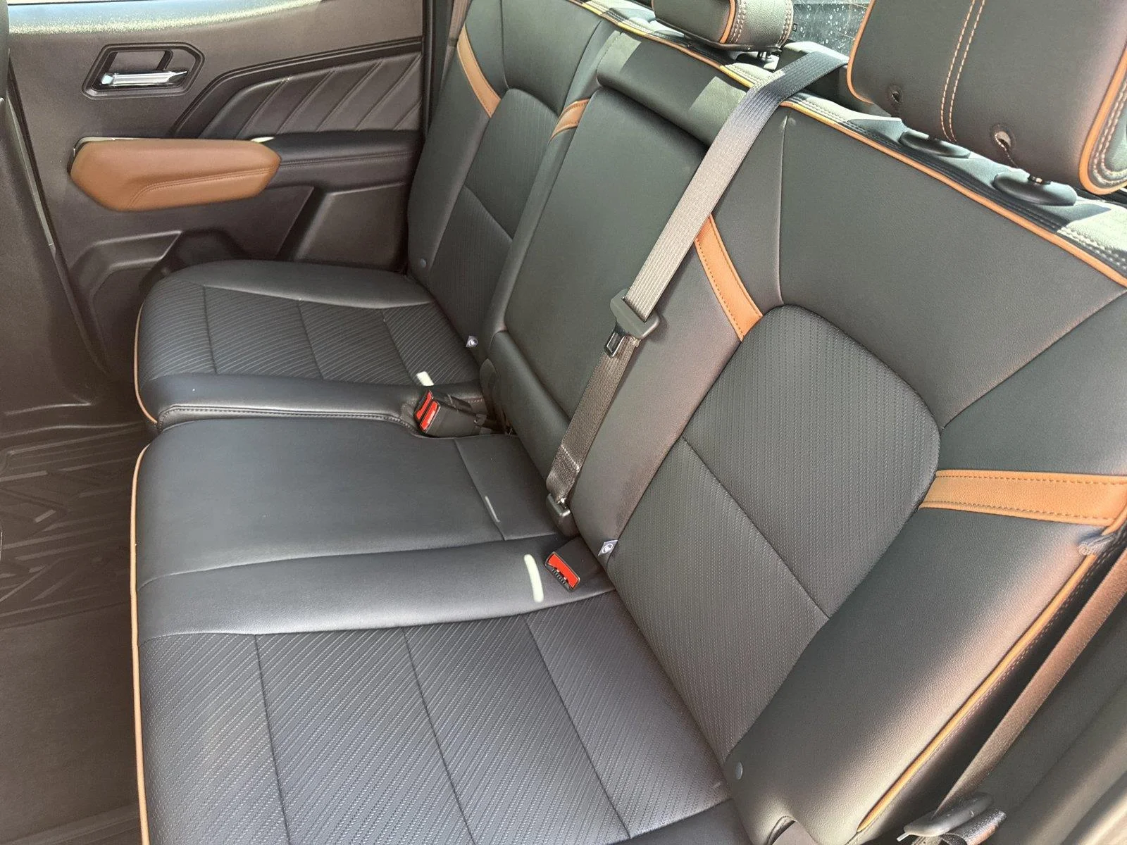 Used 2026 Onyx Black GMC AT4 image 30
