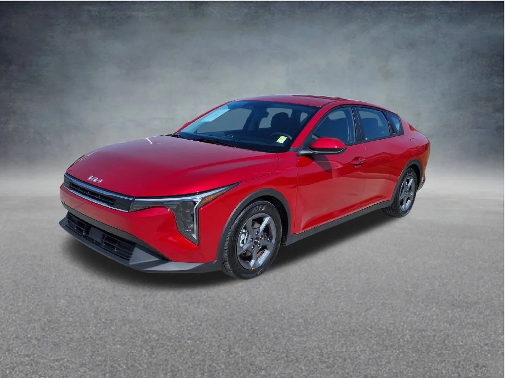 Used 2025 Red Kia LXS image 3