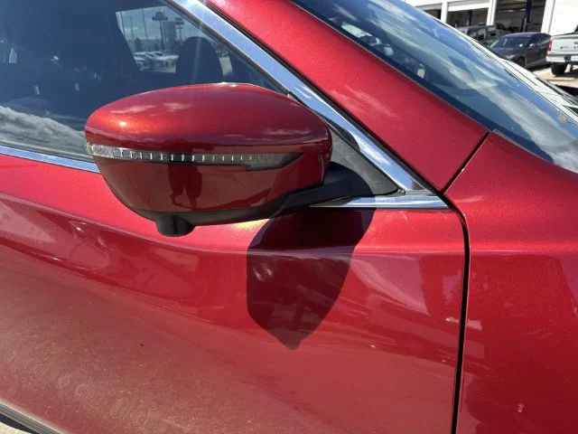 Used 2016 Red Nissan SV image 27