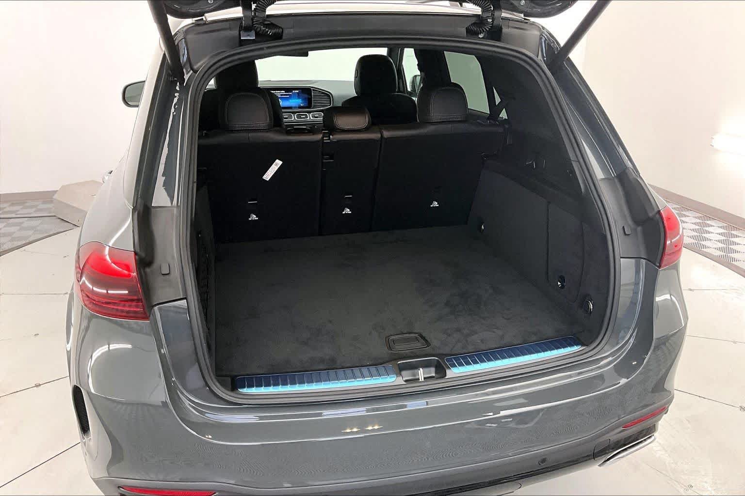 New 2026 MANUFAKTUR Silicon Grey Mercedes-Benz GLE 450 image 19