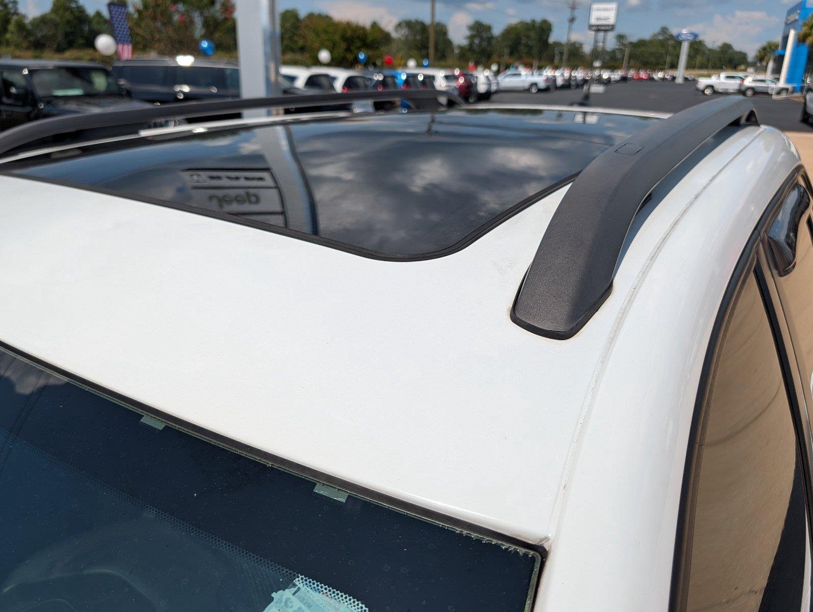 Used 2015 Bright White Clearcoat Jeep Trailhawk image 36