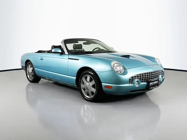Used 2002 Blue Ford Base image 1