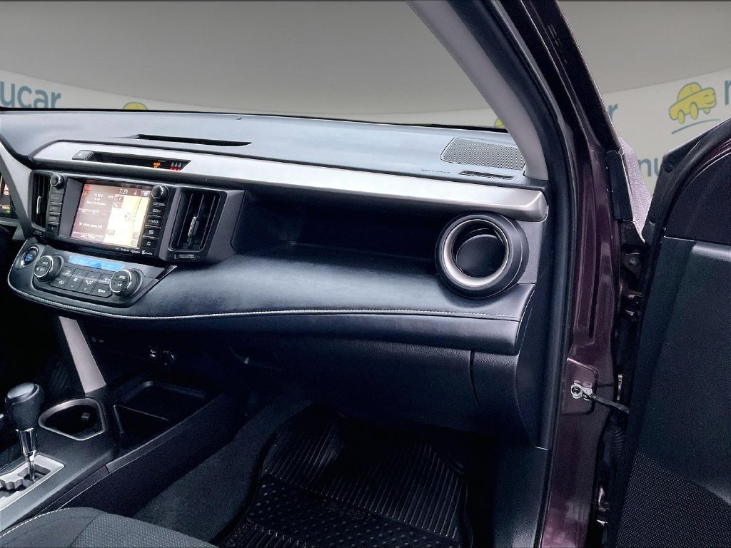 Used 2018 Black Currant Toyota XLE image 11